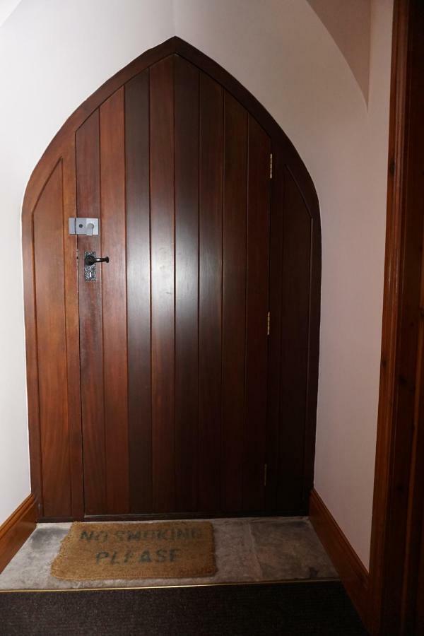 Chapel Croft Guest House Biddulph  Bagian luar foto