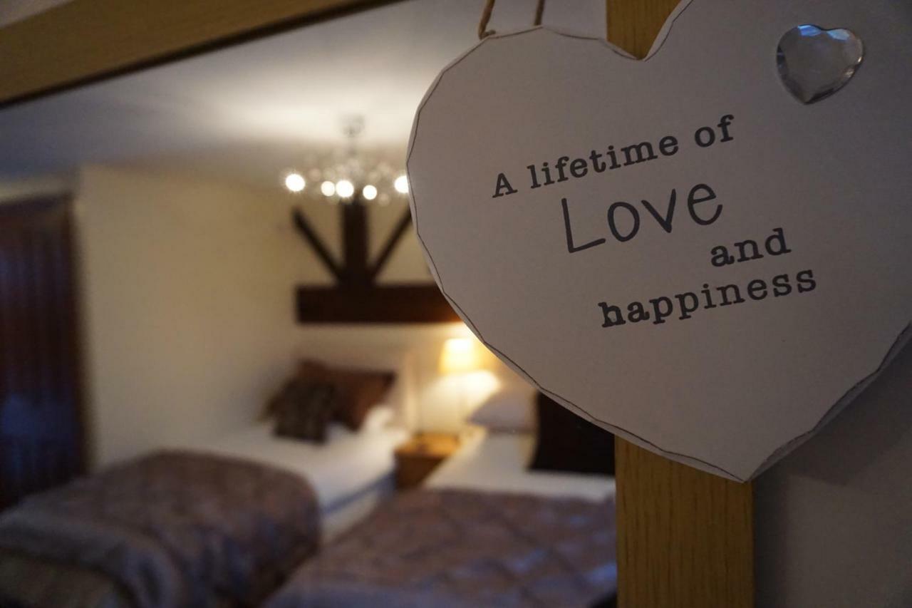 Chapel Croft Guest House Biddulph  Bagian luar foto